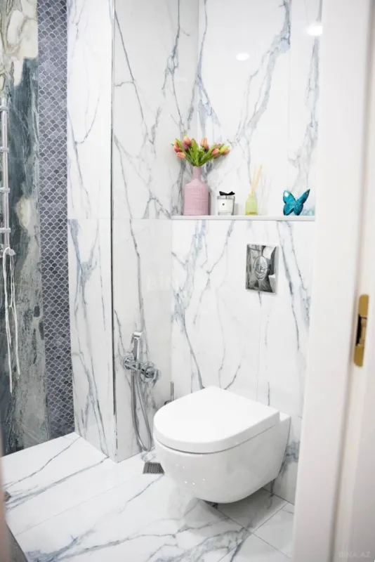 Satılır 5 otaqlı mənzil 228 m²