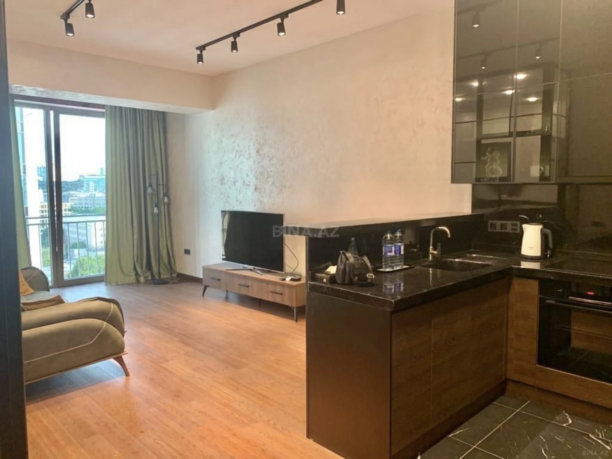 Kirayə verilir 2 otaqlı mənzil 65 m²