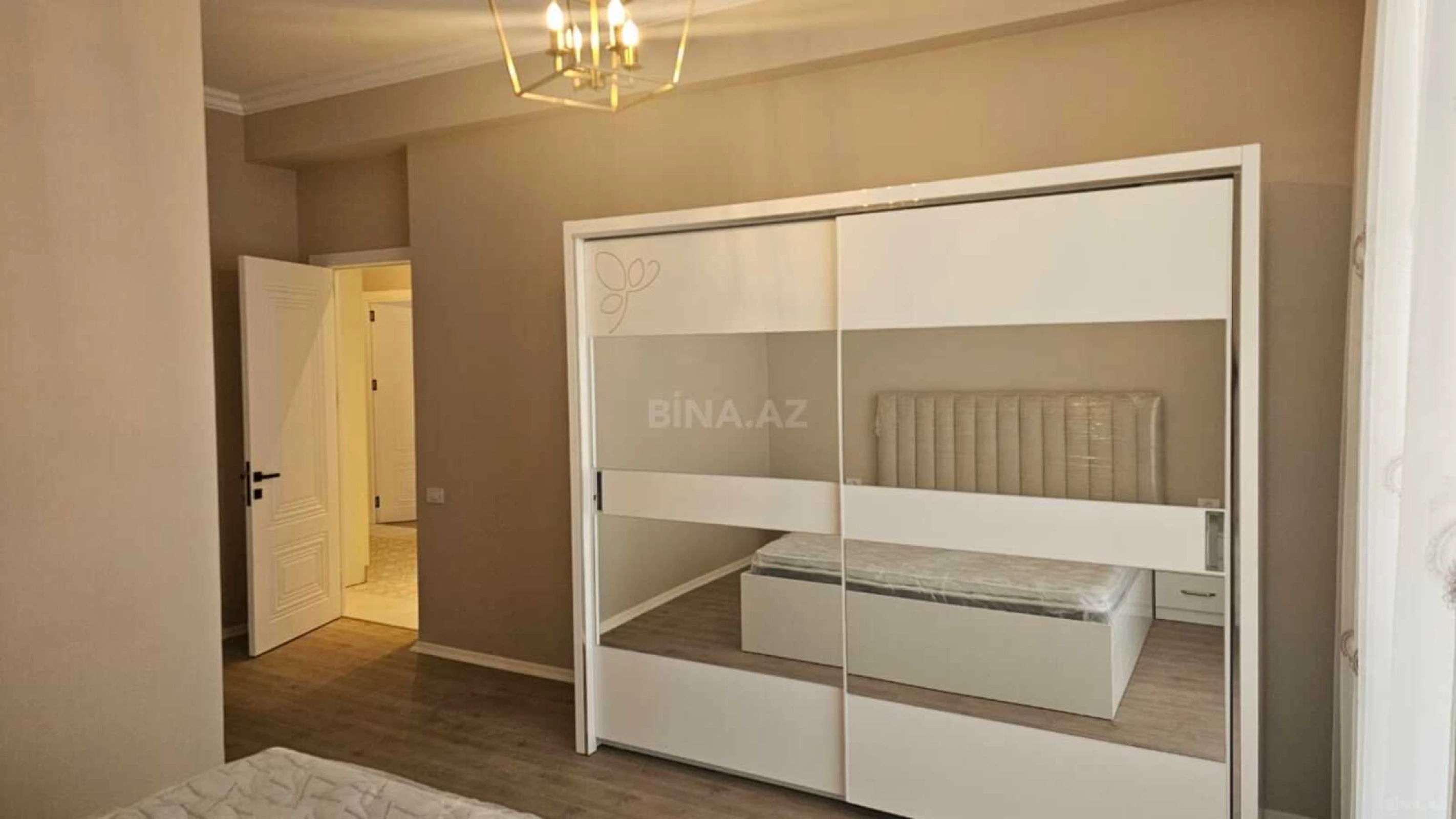 Kirayə verilir 3 otaqlı mənzil 110 m²