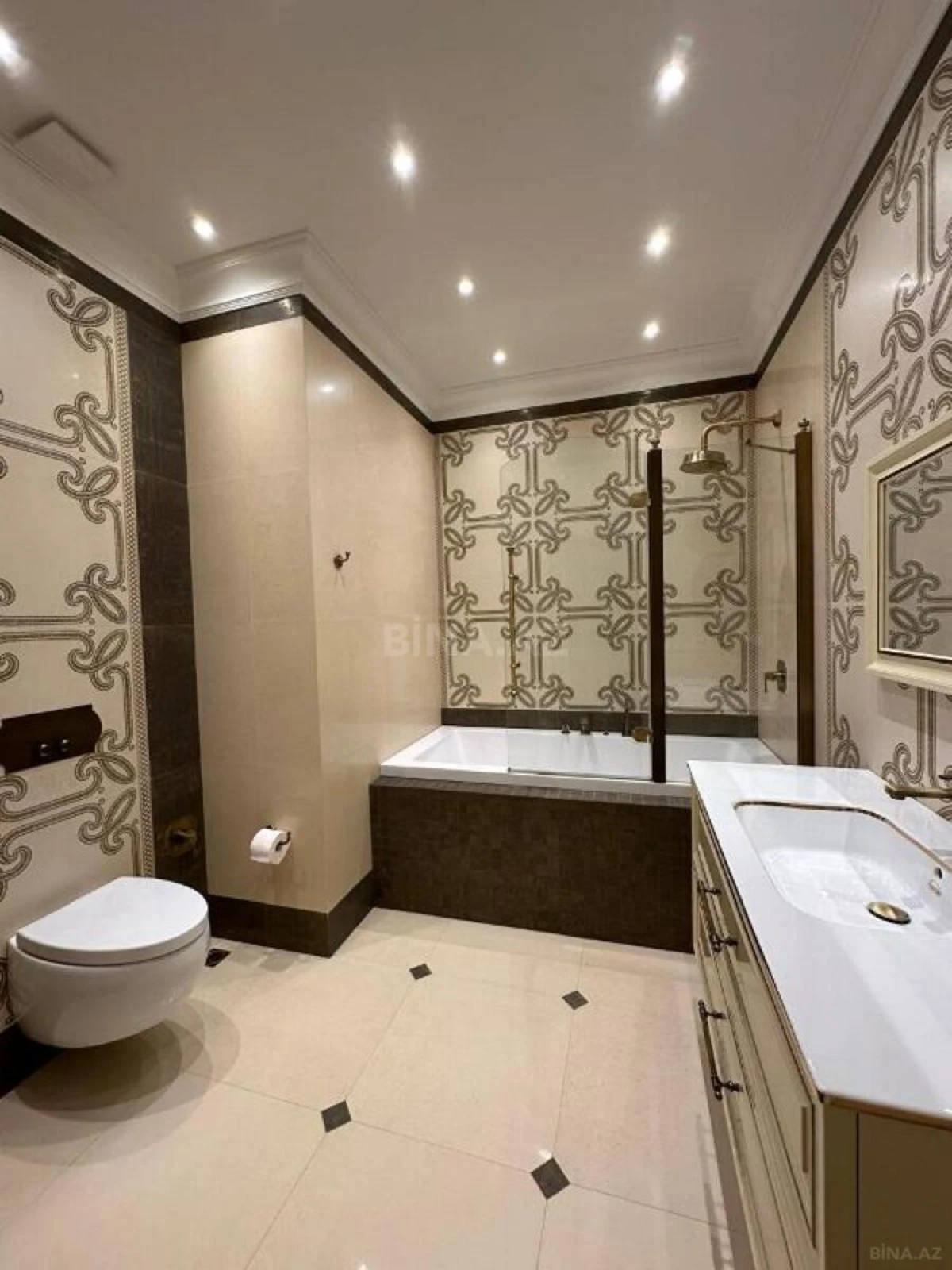 Satılır 4 otaqlı mənzil 205 m²