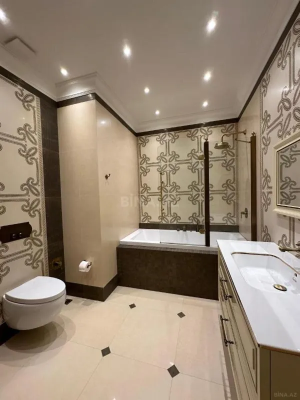 Satılır 4 otaqlı mənzil 205 m²