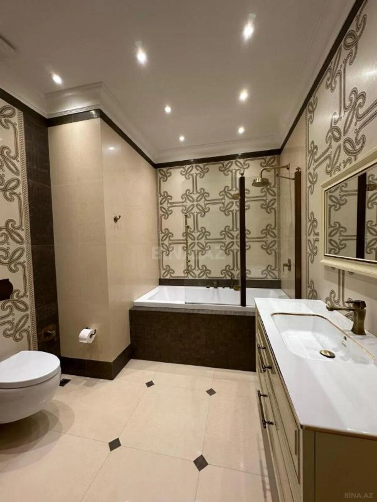 Satılır 4 otaqlı mənzil 205 m²