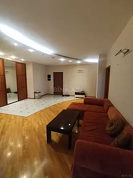 Kirayə verilir 4 otaqlı mənzil 200 m²
