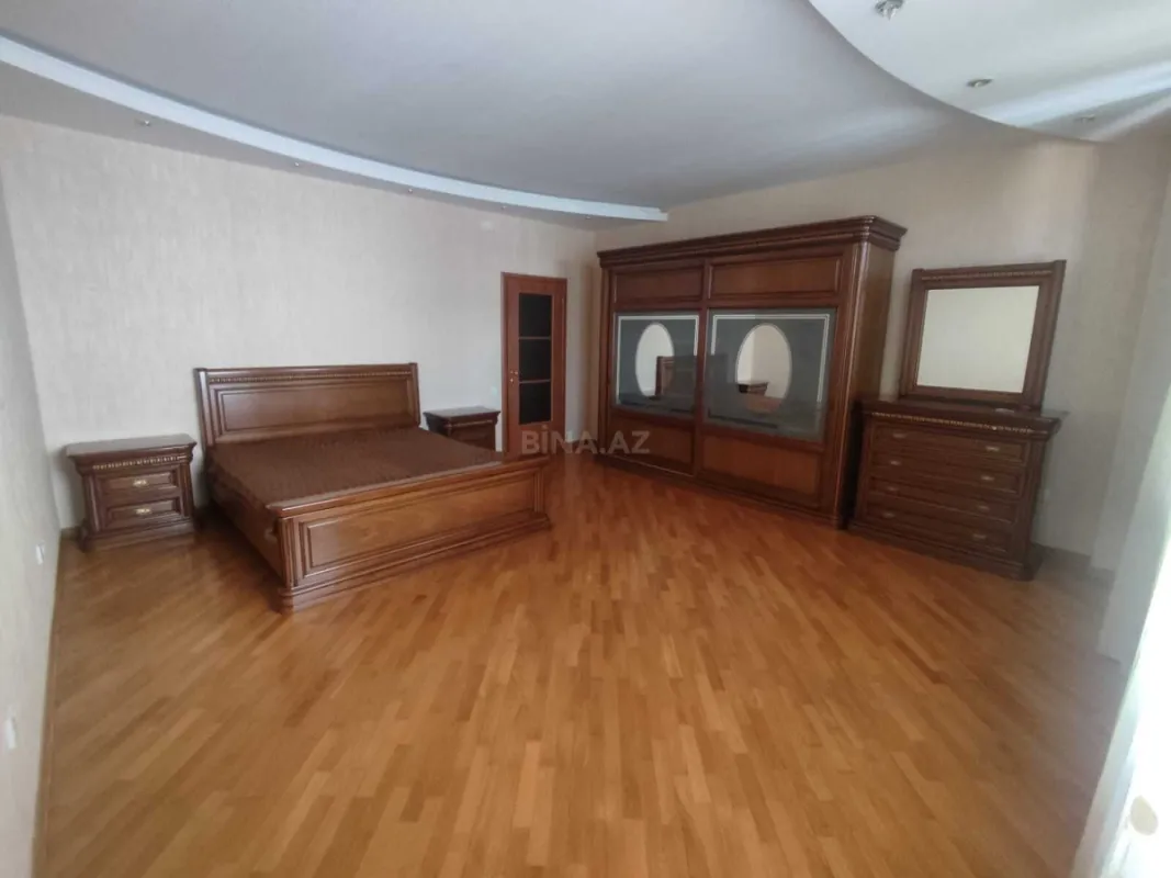 Kirayə verilir 4 otaqlı mənzil 200 m²