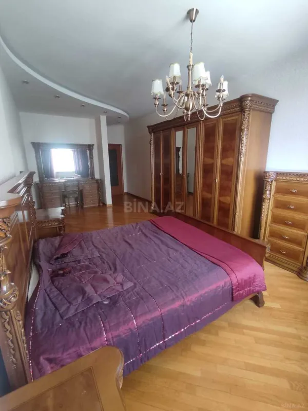 Kirayə verilir 4 otaqlı mənzil 200 m²