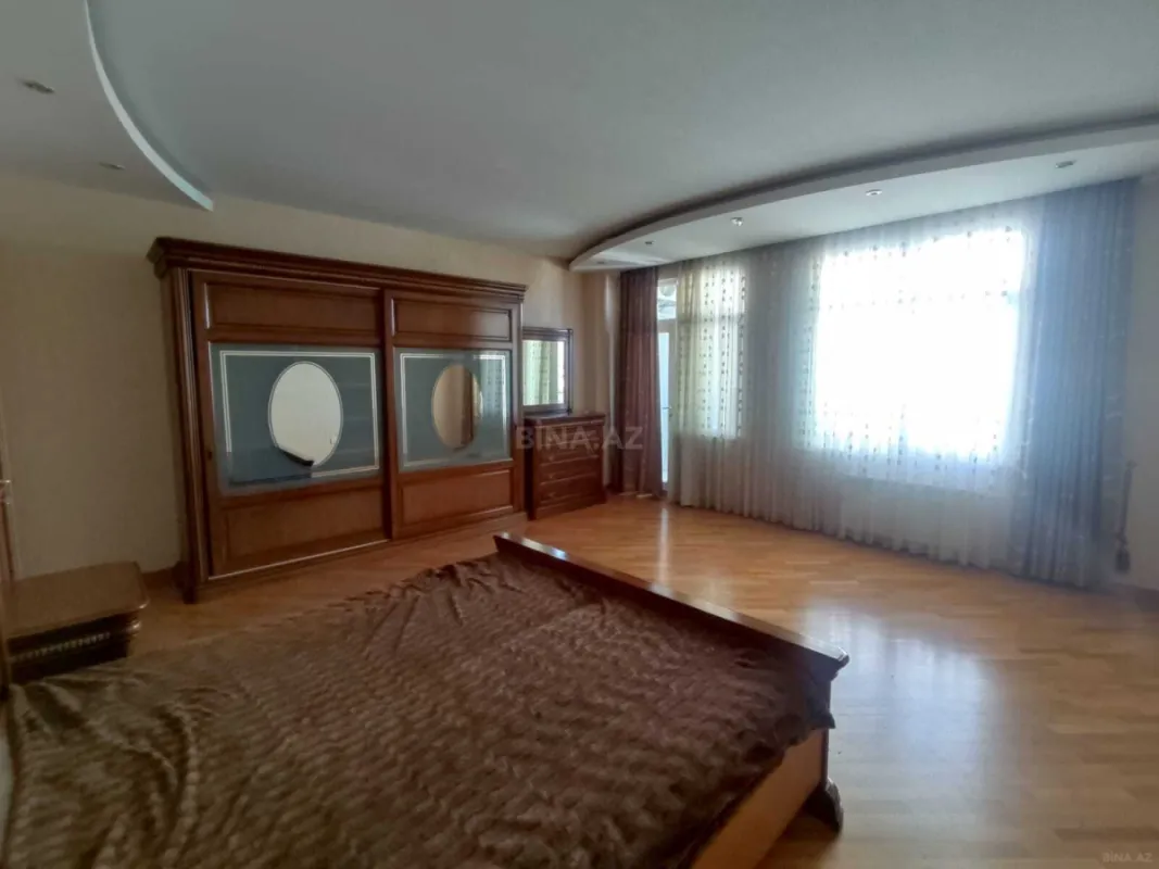 Kirayə verilir 4 otaqlı mənzil 200 m²