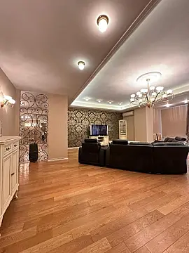 Satılır 4 otaqlı mənzil 240 m²