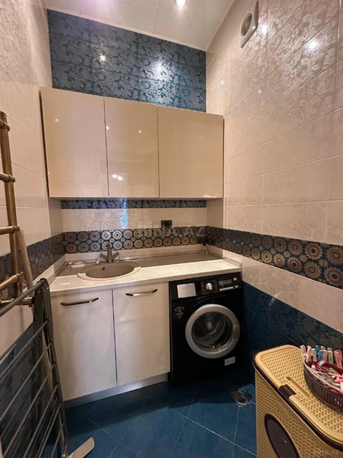 Satılır 4 otaqlı mənzil 240 m²