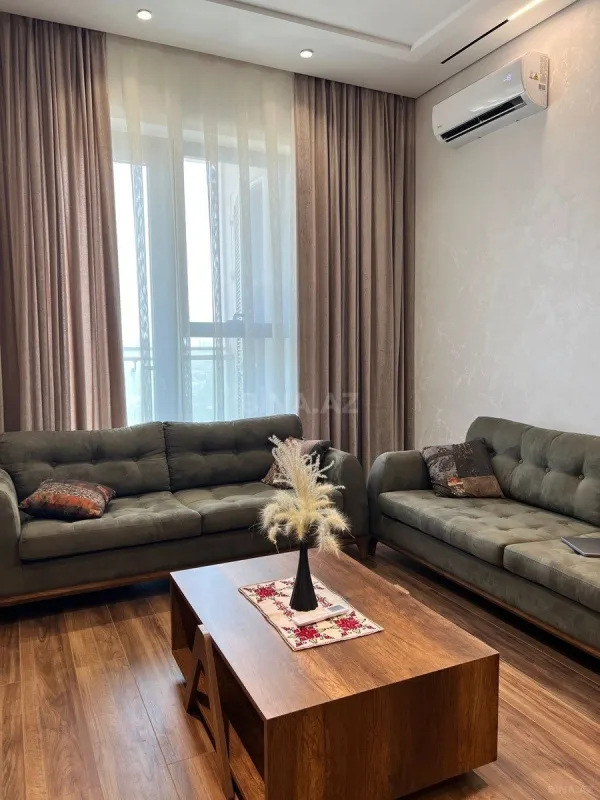Kirayə verilir 3 otaqlı mənzil 115 m²