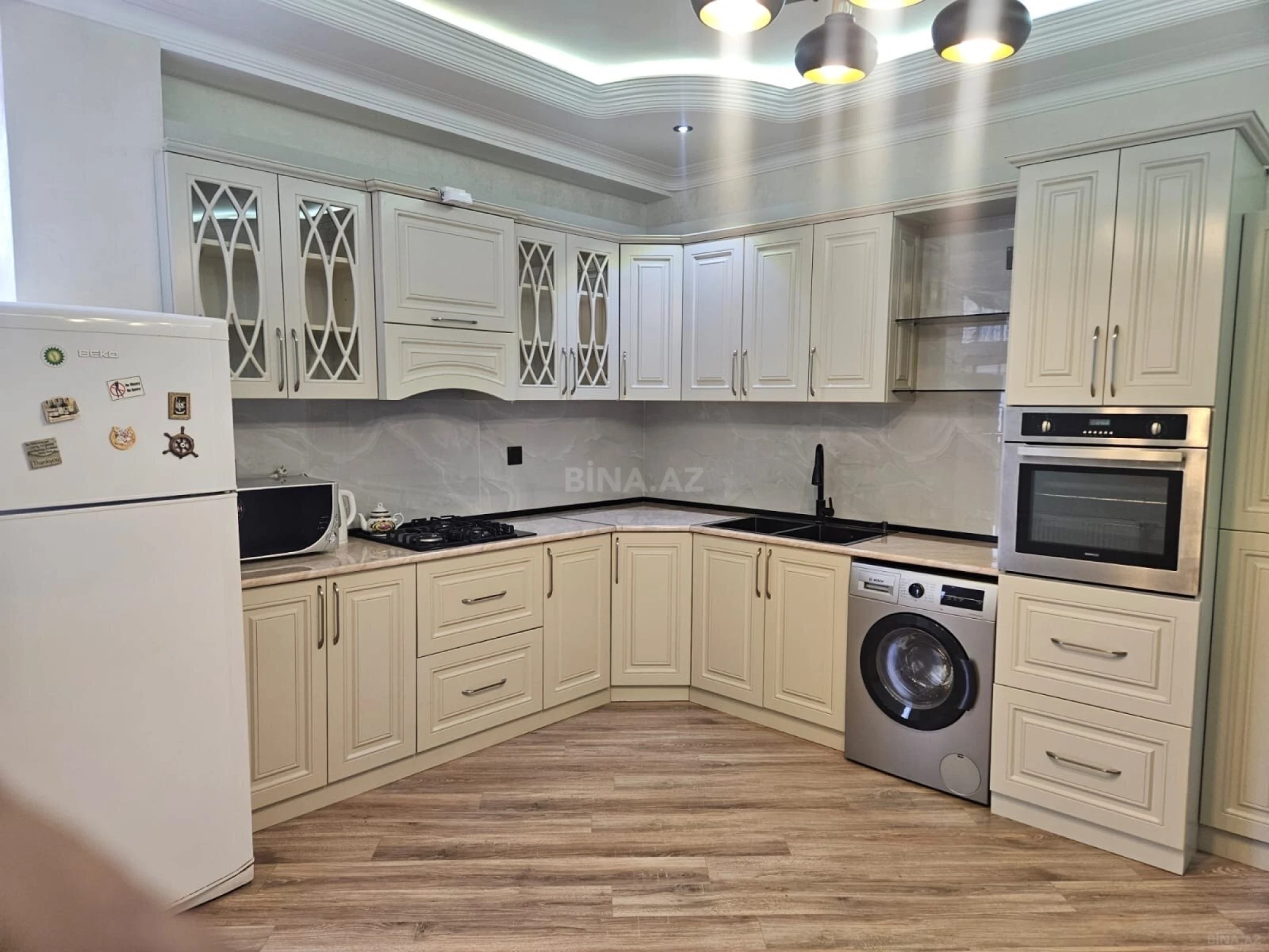 Kirayə verilir 3 otaqlı mənzil 150 m²