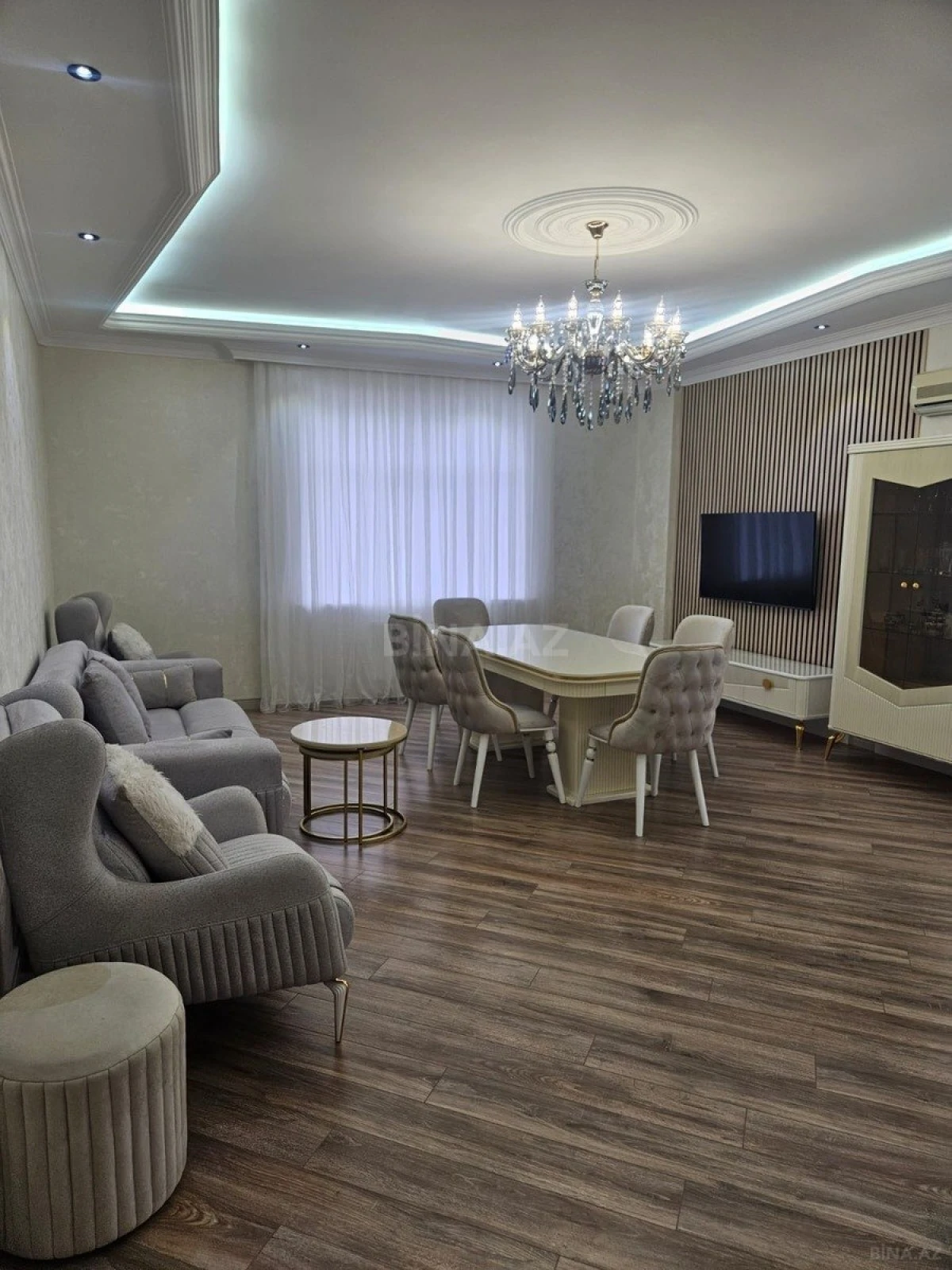 Kirayə verilir 3 otaqlı mənzil 150 m²