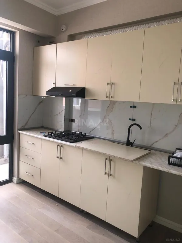 Kirayə verilir 2 otaqlı mənzil 80 m²