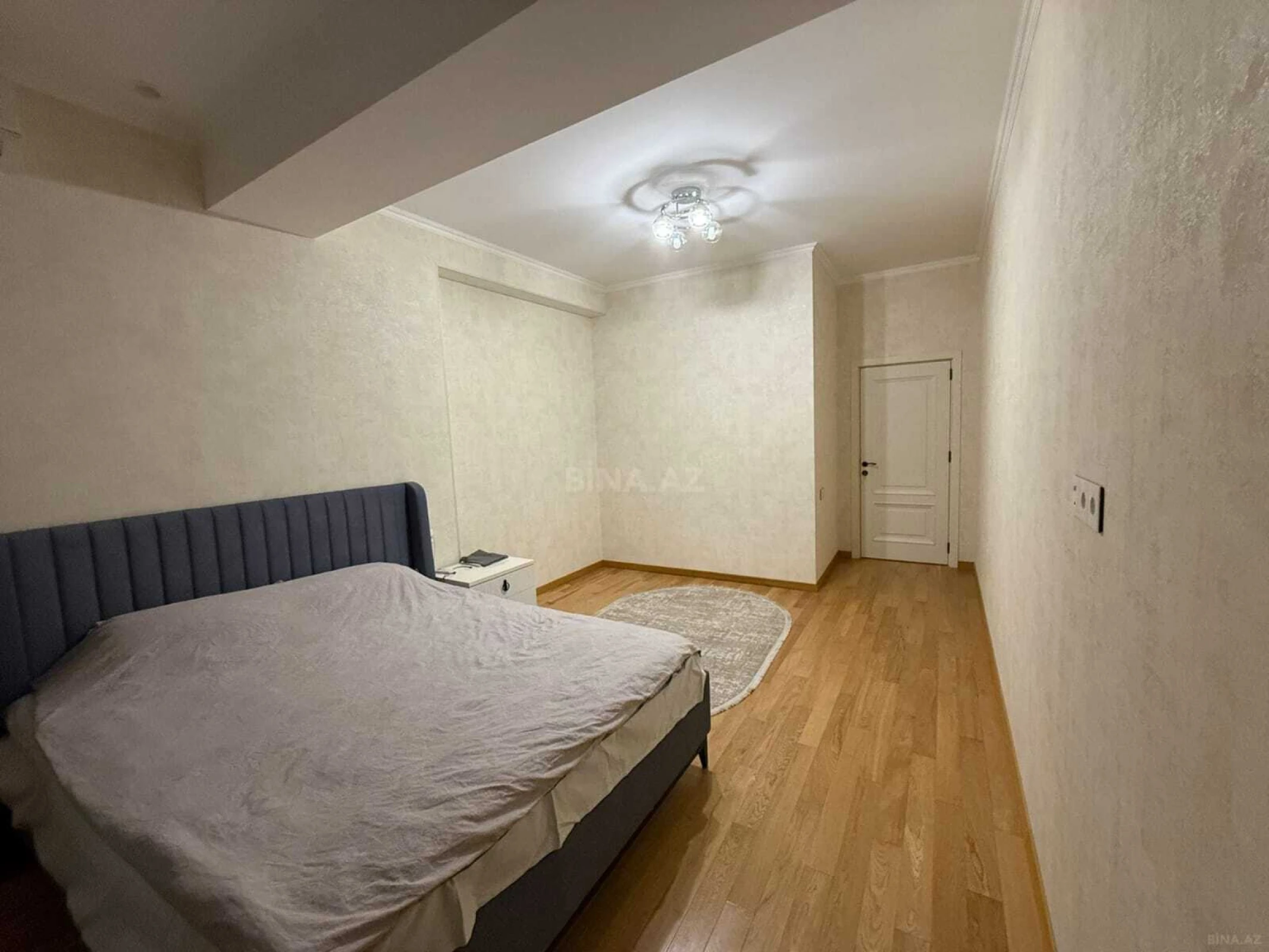Kirayə verilir 2 otaqlı mənzil 85 m²