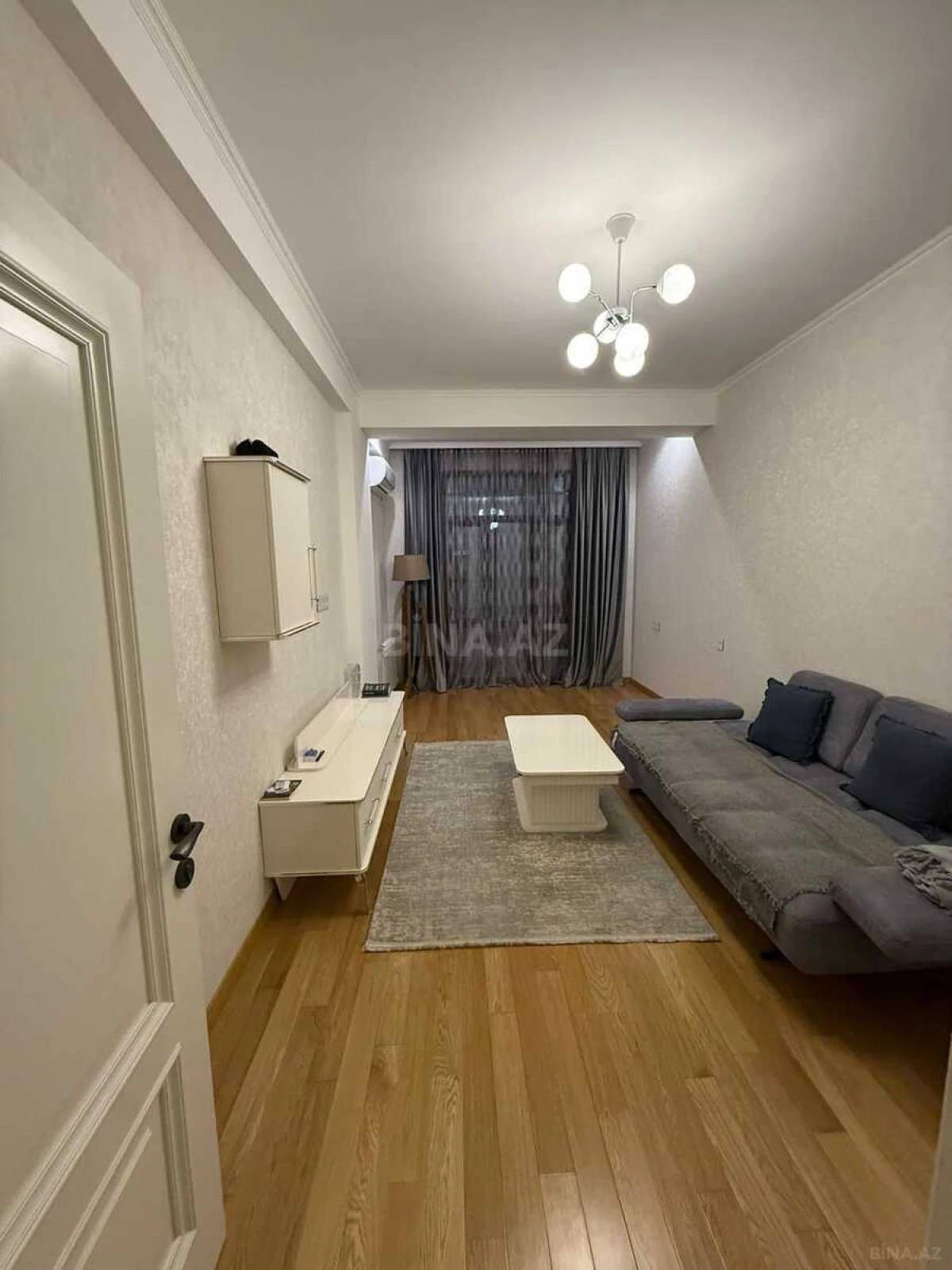 Kirayə verilir 2 otaqlı mənzil 85 m²