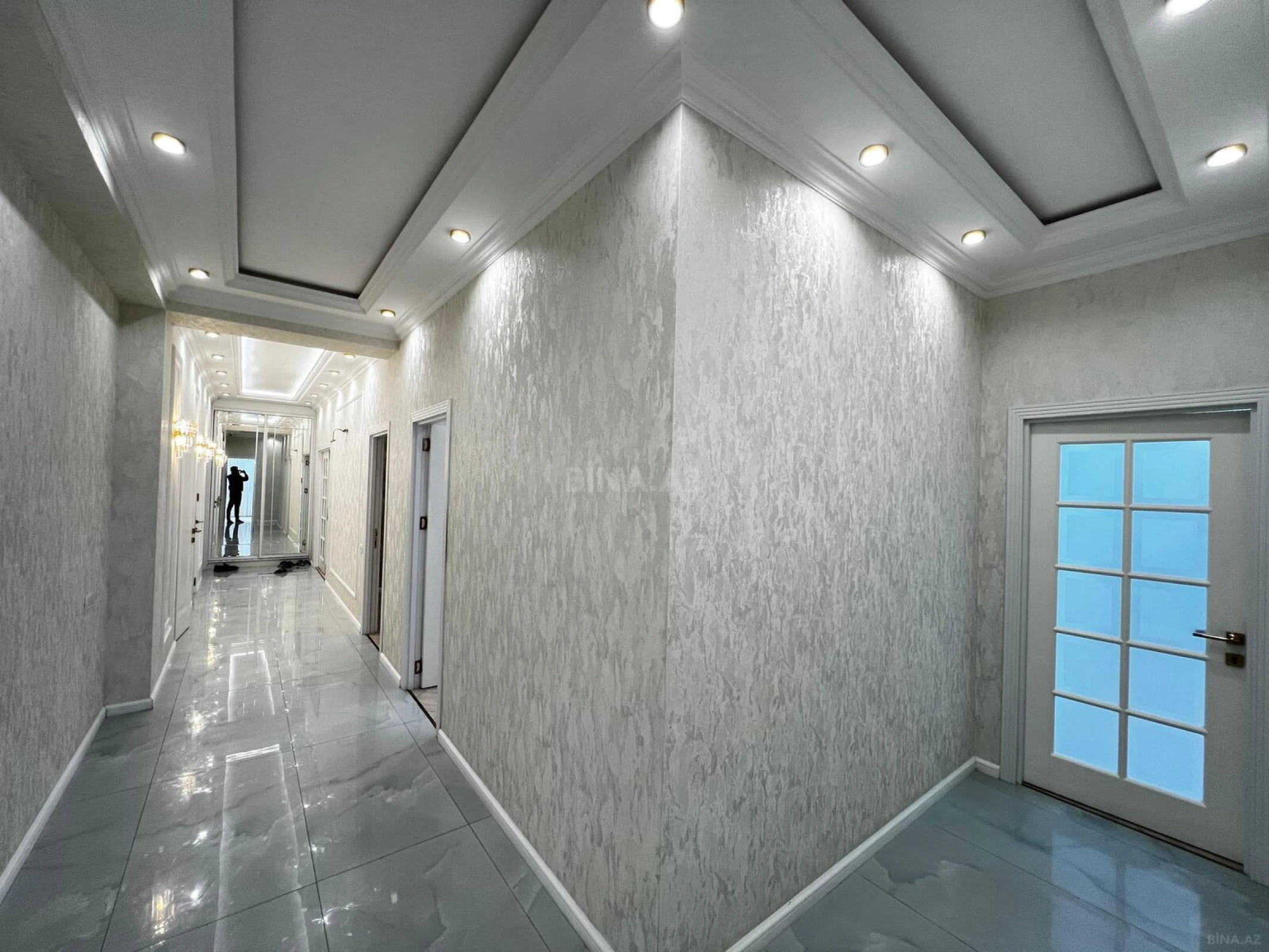 Satılır 4 otaqlı mənzil 133 m²