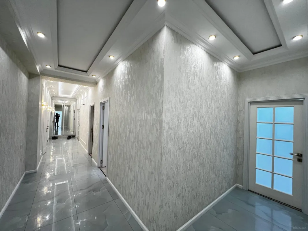 Satılır 4 otaqlı mənzil 133 m²