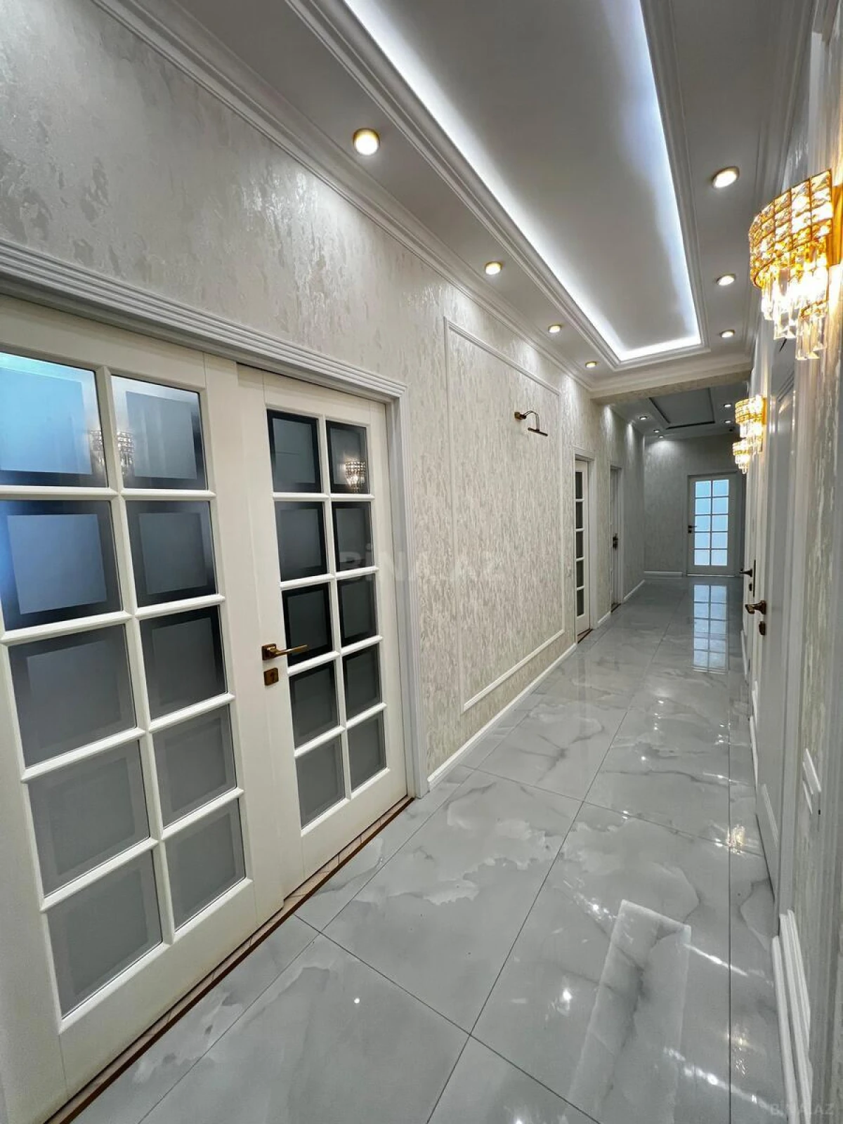 Satılır 4 otaqlı mənzil 133 m²