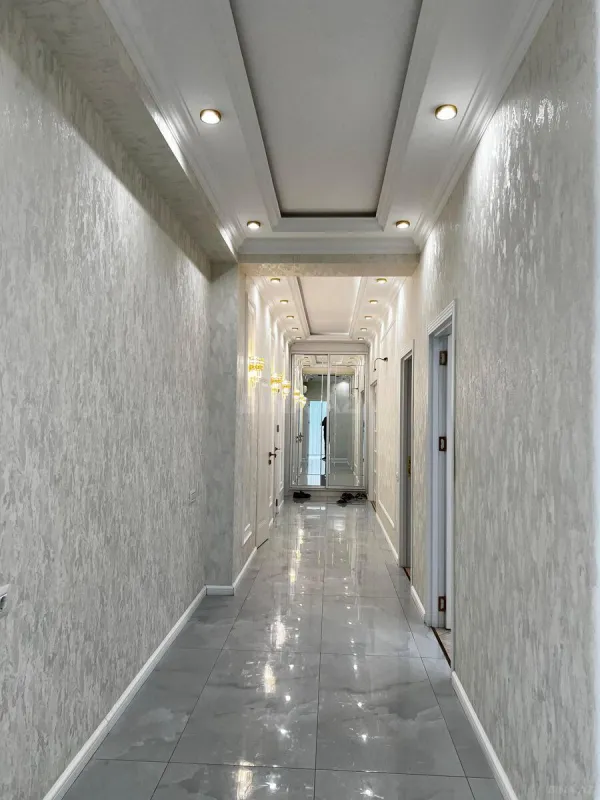 Satılır 4 otaqlı mənzil 133 m²