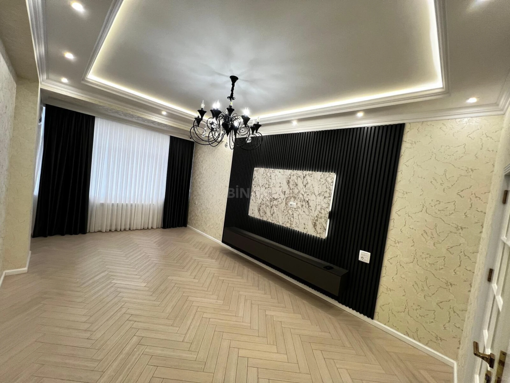Satılır 4 otaqlı mənzil 133 m²