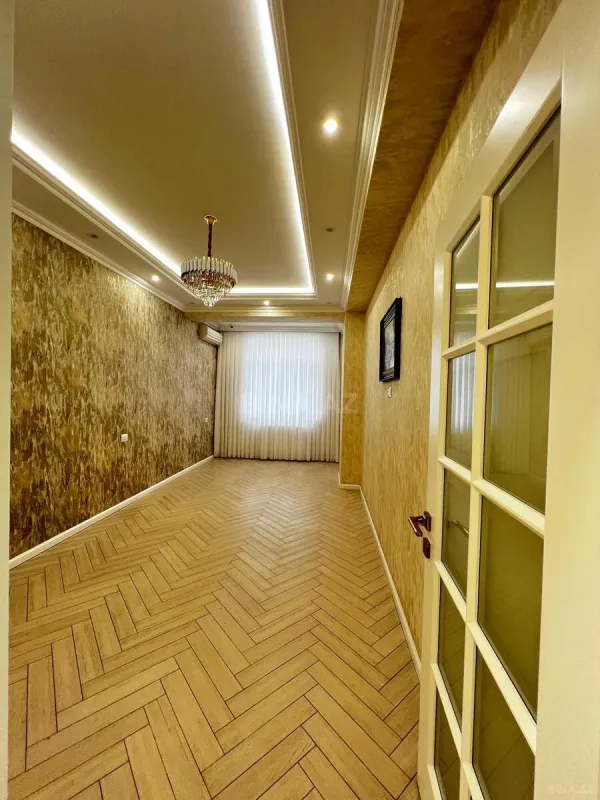 Satılır 4 otaqlı mənzil 133 m²