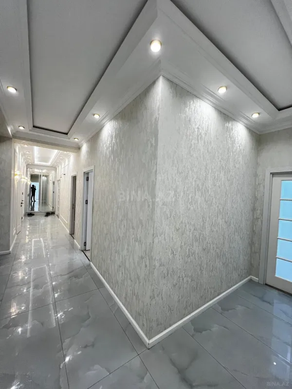 Satılır 4 otaqlı mənzil 133 m²