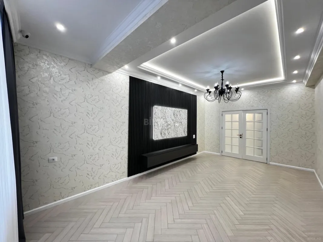 Satılır 4 otaqlı mənzil 133 m²