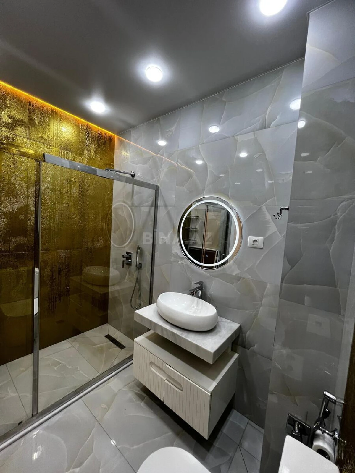 Satılır 4 otaqlı mənzil 133 m²