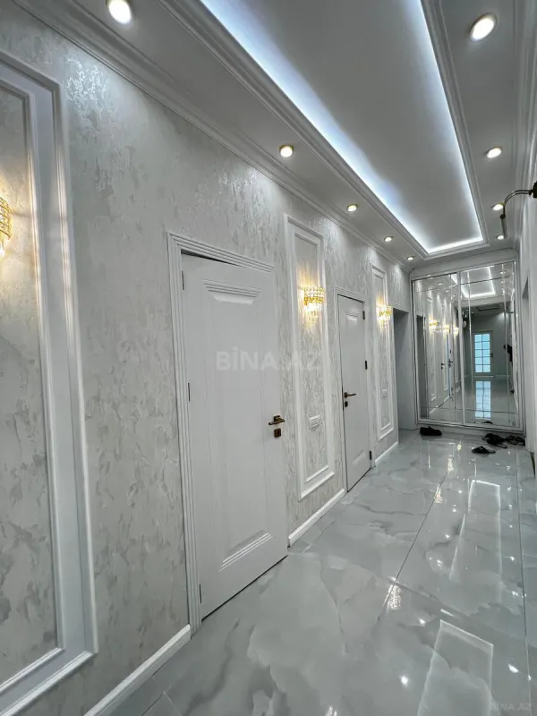 Satılır 4 otaqlı mənzil 133 m²