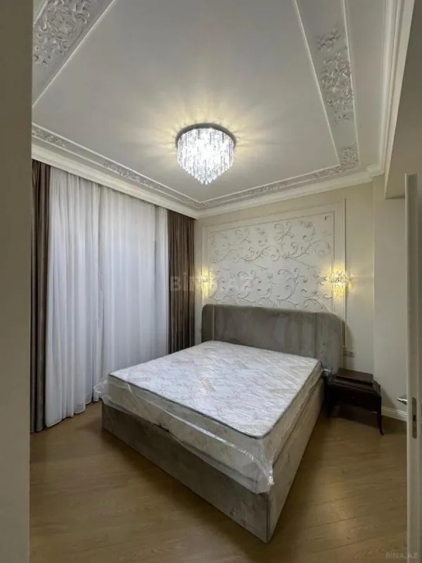 Satılır 4 otaqlı mənzil 205 m²