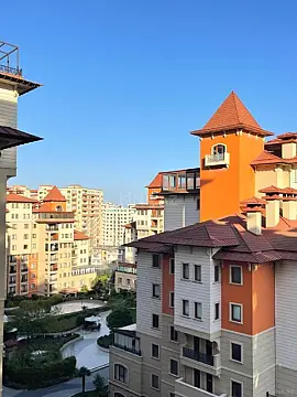 Satılır 4 otaqlı mənzil 205 m²