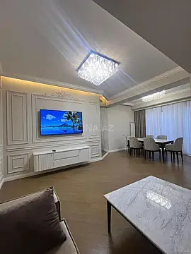 Satılır 4 otaqlı mənzil 205 m²