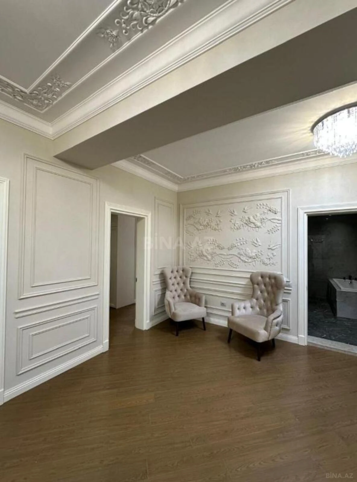 Satılır 4 otaqlı mənzil 205 m²