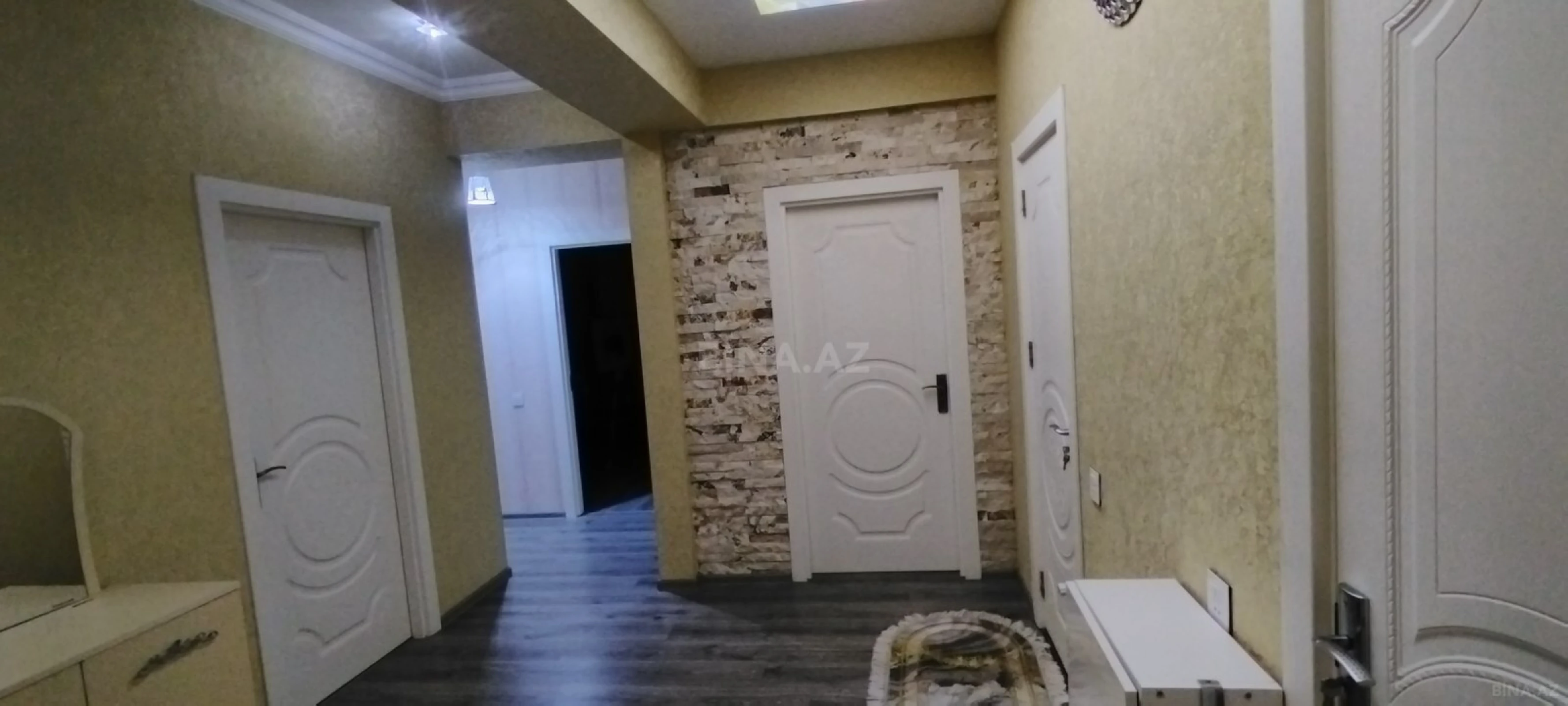 Satılır 3 otaqlı mənzil 92 m²