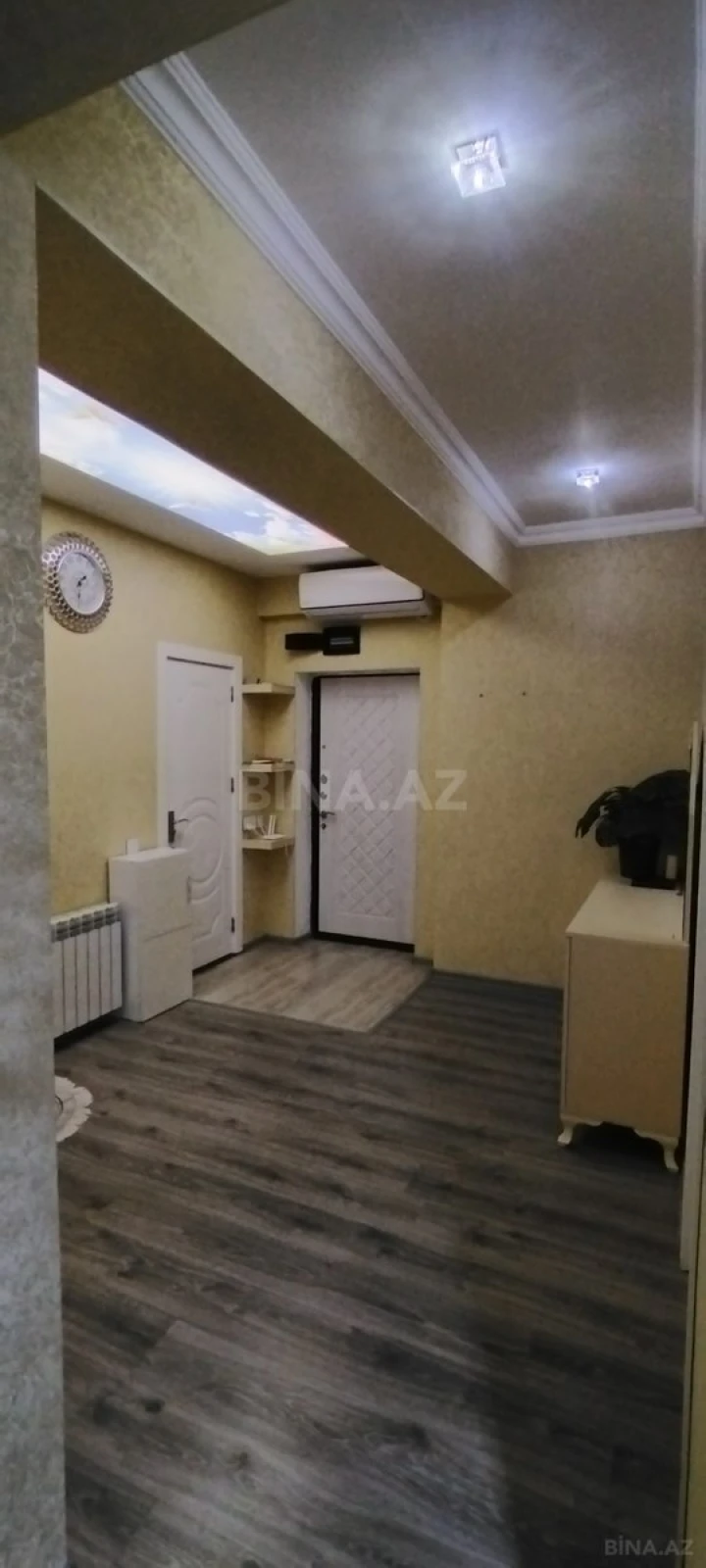 Satılır 3 otaqlı mənzil 92 m²