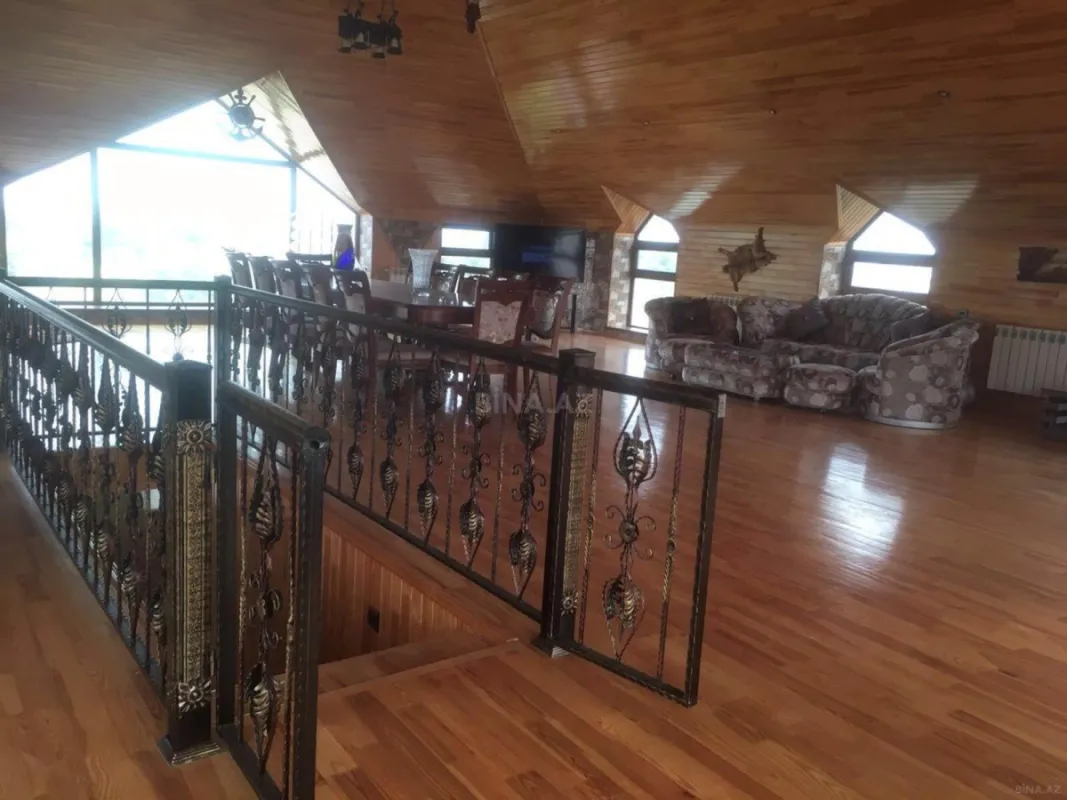 Satılır 7 otaqlı həyət evi 500 m²