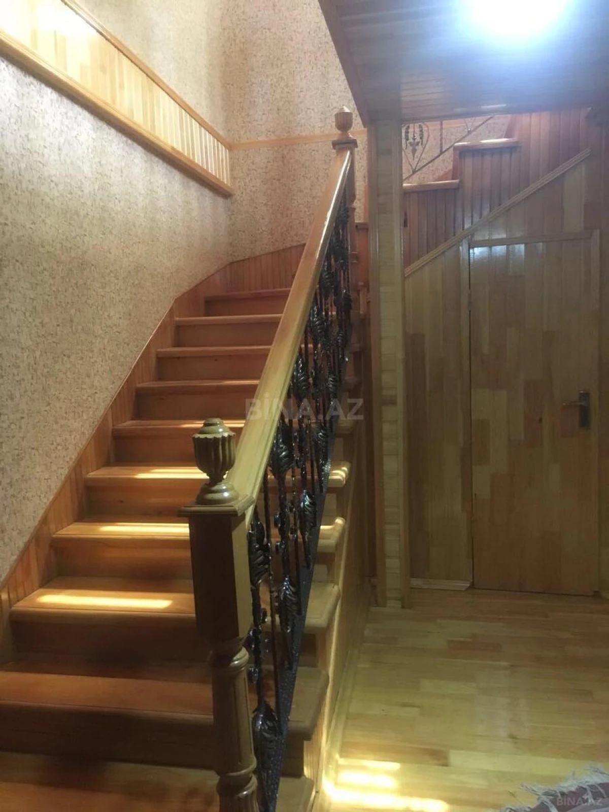 Satılır 7 otaqlı həyət evi 500 m²