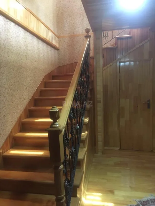 Satılır 7 otaqlı həyət evi 500 m²