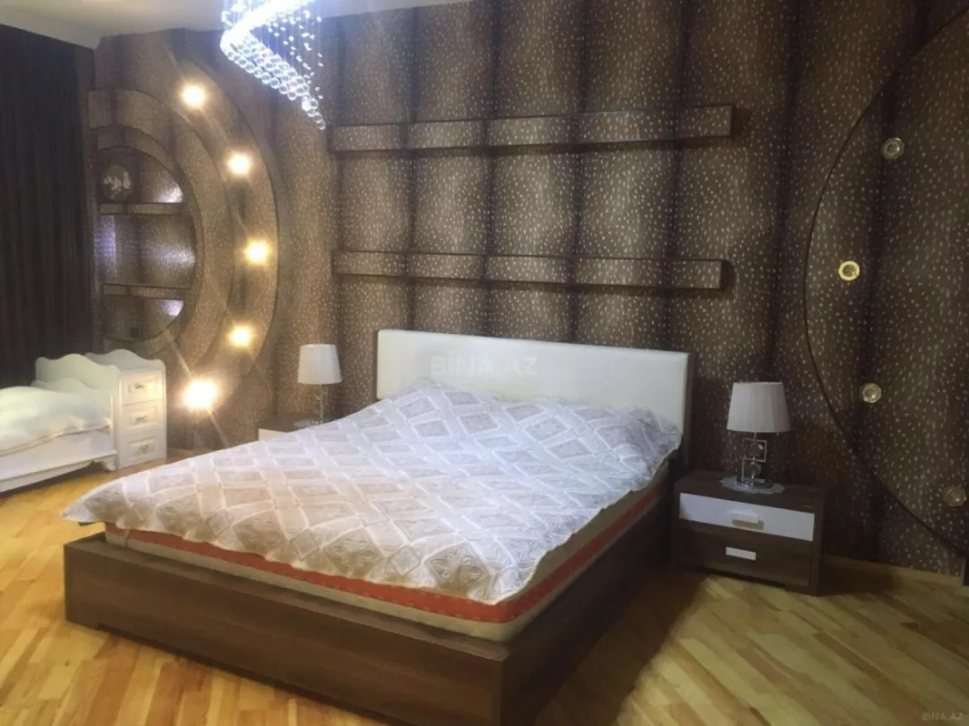 Satılır 7 otaqlı həyət evi 500 m²