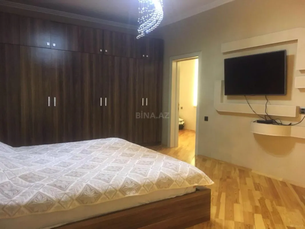 Satılır 7 otaqlı həyət evi 500 m²