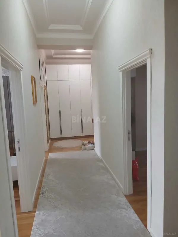 Satılır 4 otaqlı mənzil 105 m²