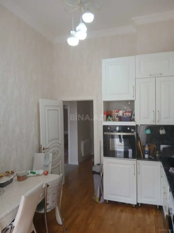 Satılır 4 otaqlı mənzil 105 m²