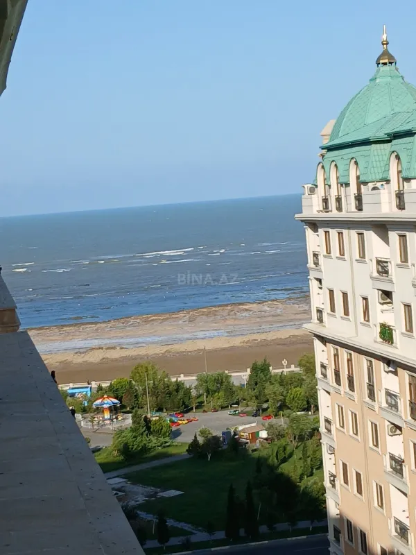 Satılır 4 otaqlı mənzil 105 m²
