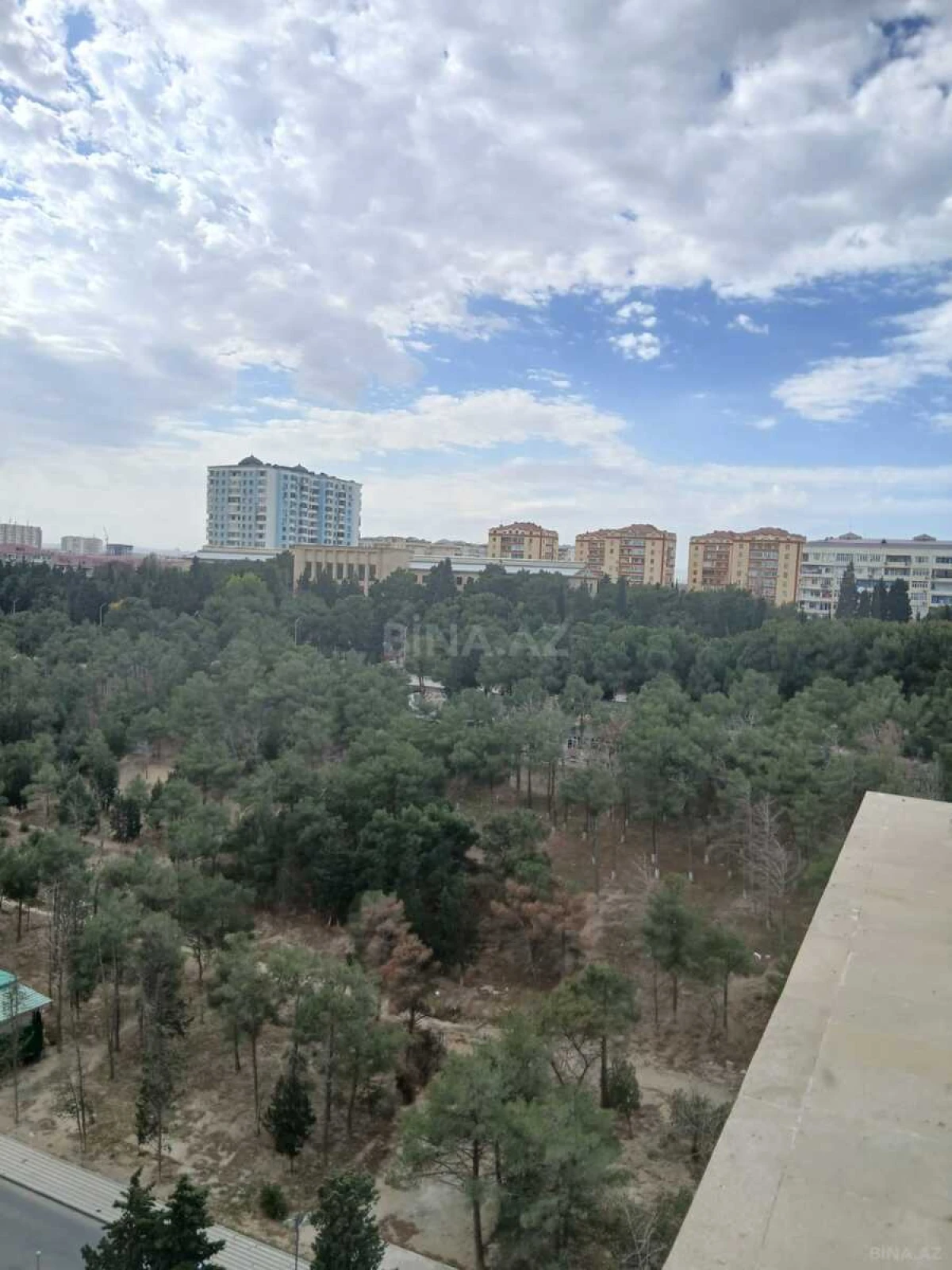 Satılır 4 otaqlı mənzil 105 m²