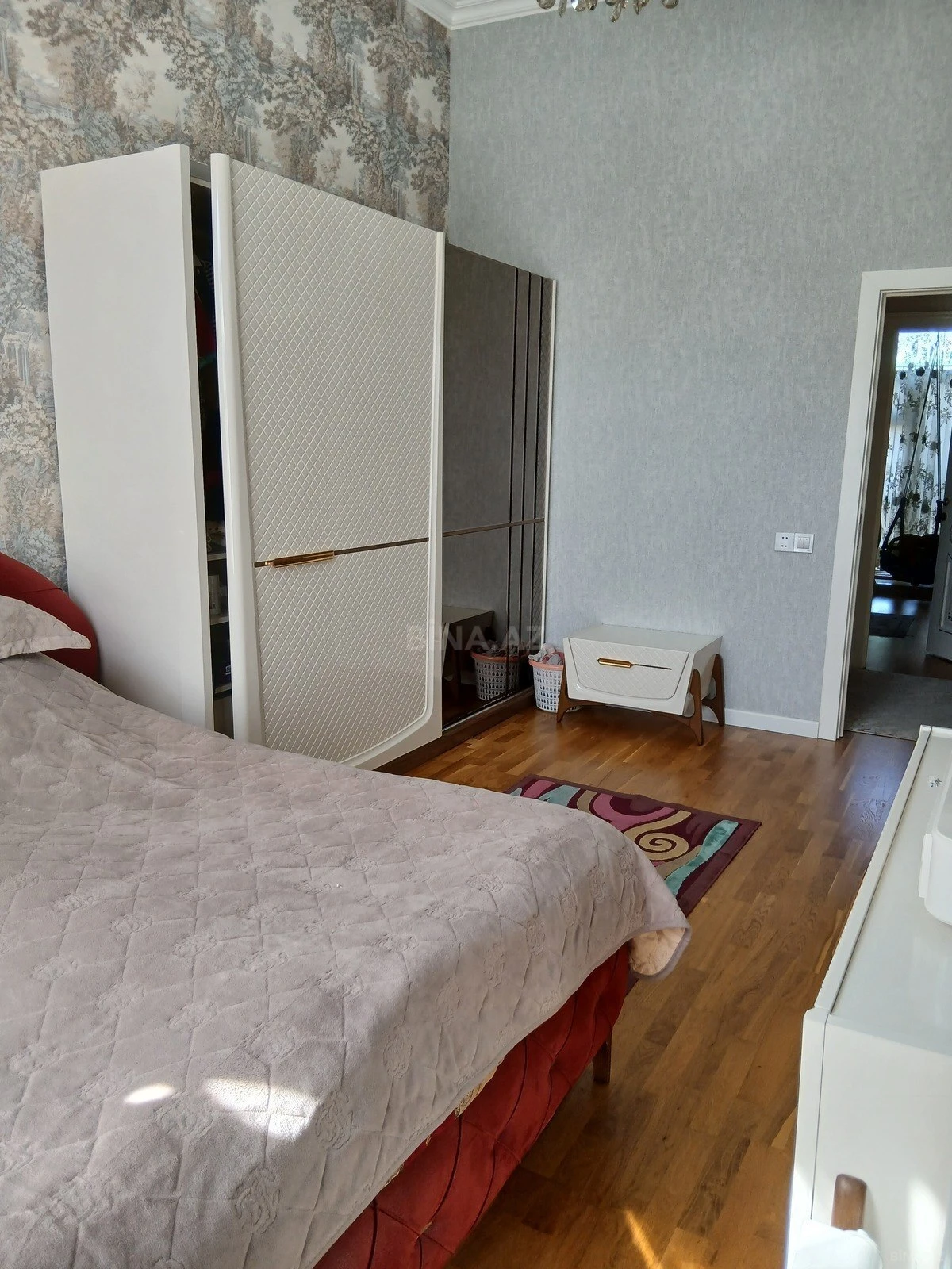 Satılır 4 otaqlı mənzil 105 m²