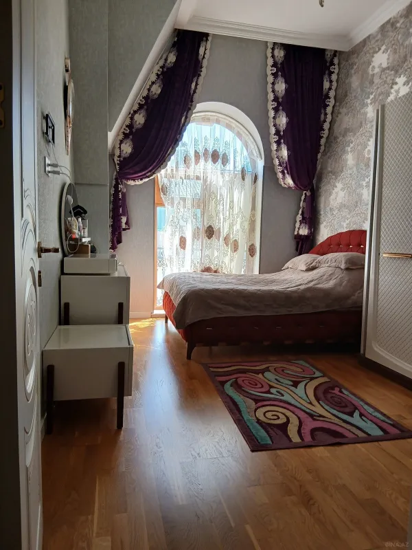 Satılır 4 otaqlı mənzil 105 m²