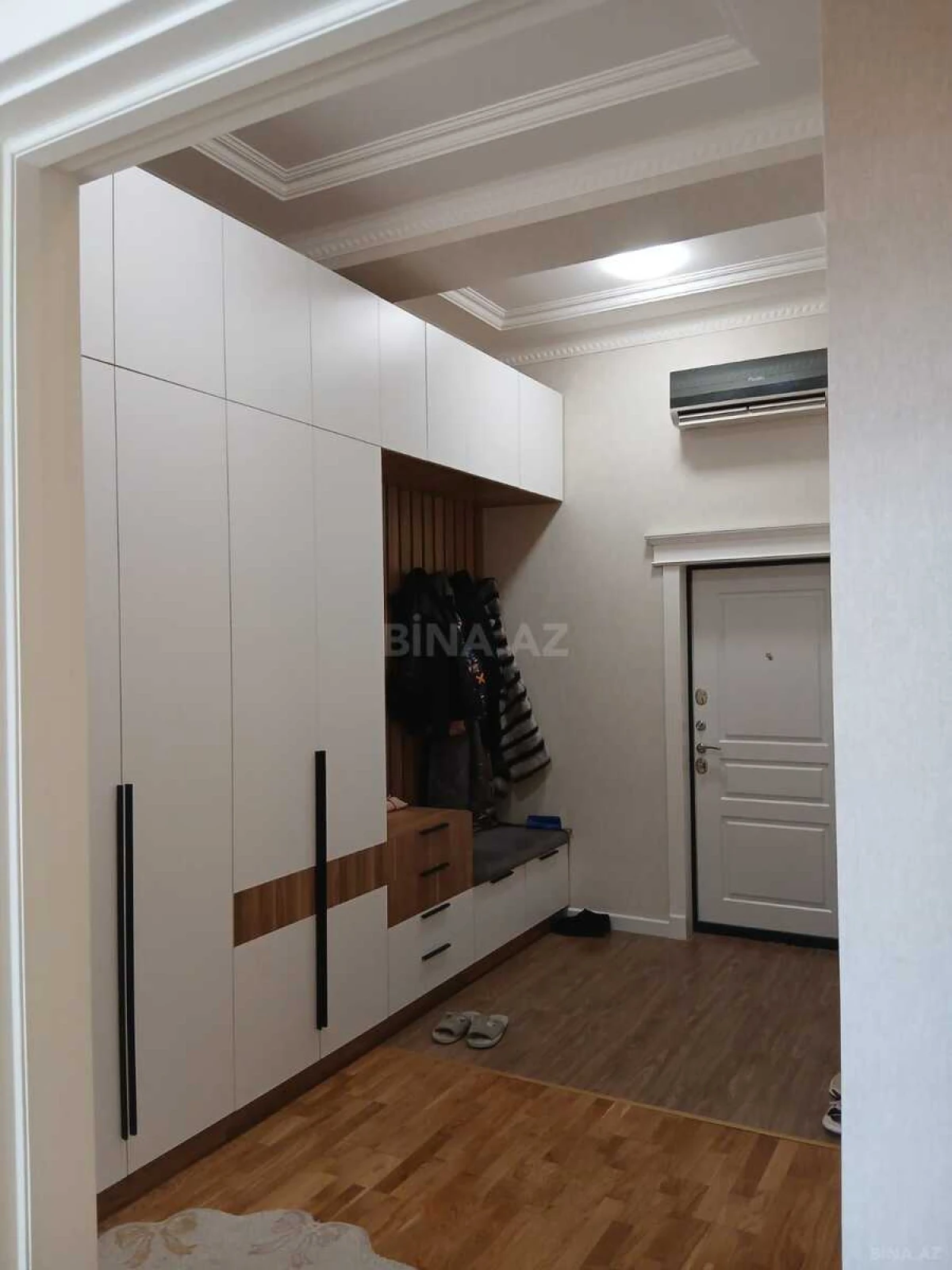 Satılır 4 otaqlı mənzil 105 m²