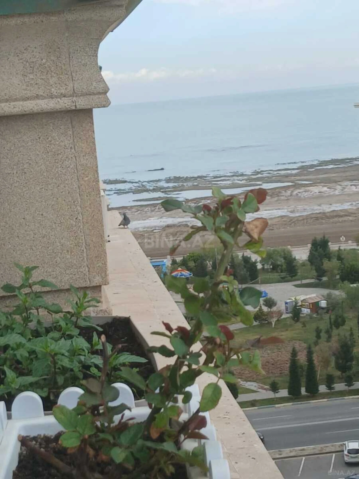 Satılır 4 otaqlı mənzil 105 m²