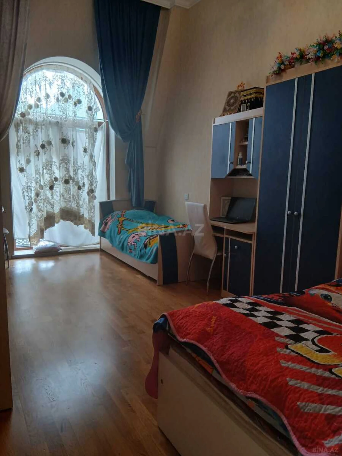 Satılır 4 otaqlı mənzil 105 m²