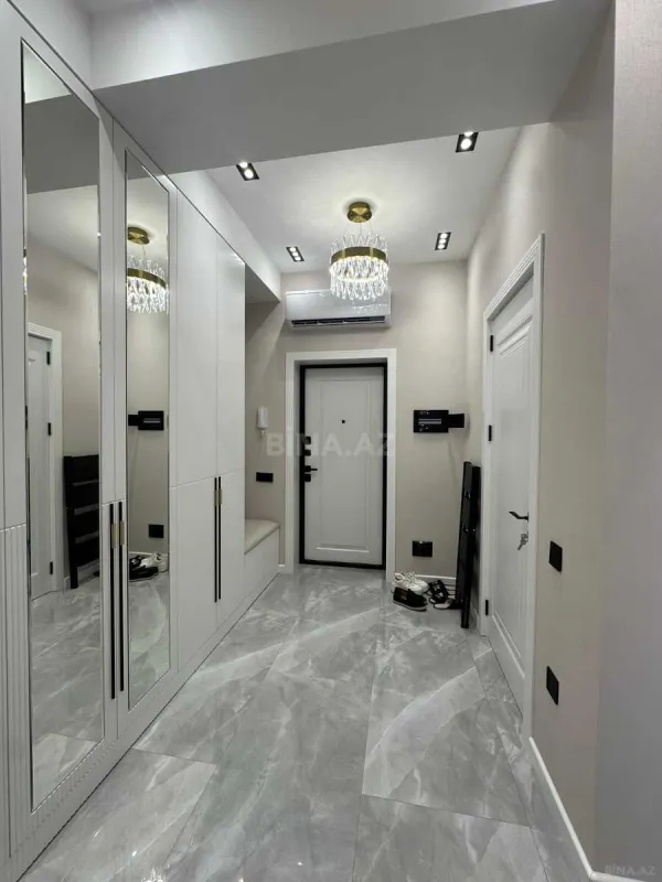 Satılır 3 otaqlı mənzil 110 m²