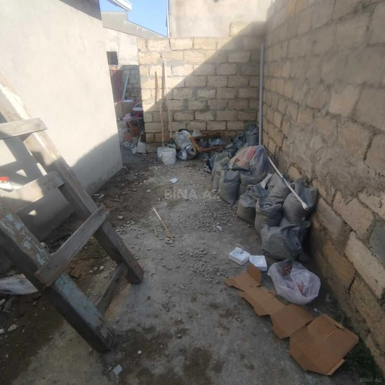 Satılır 1 otaqlı həyət evi 32 m²